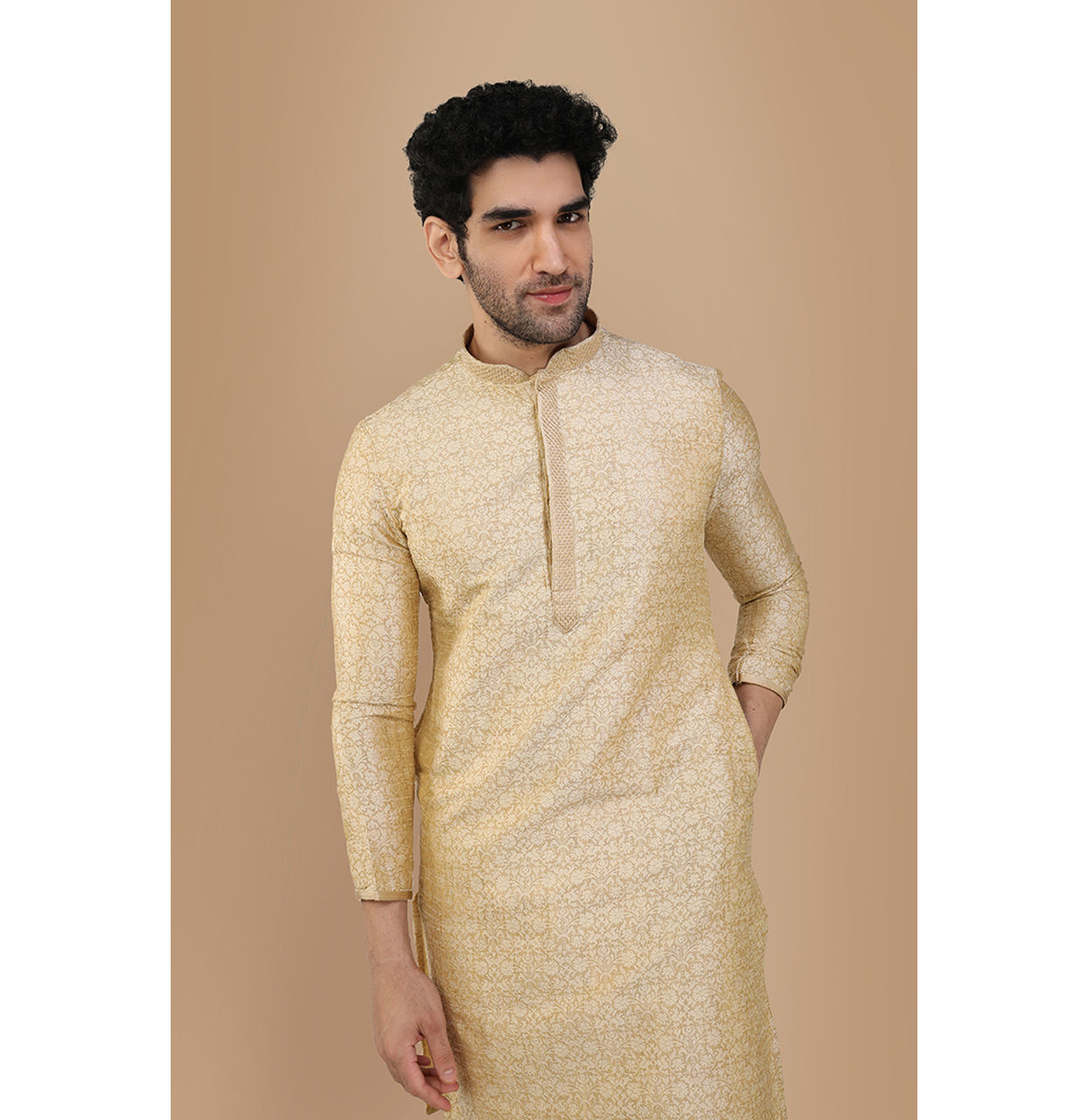 alt message - Manyavar Men Basic Cream Kurta Set image number 0